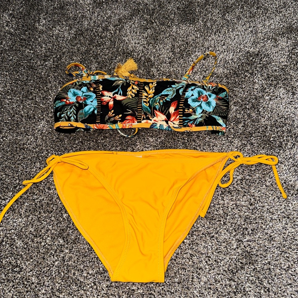 Time and Tru Floral Bikini Set - Black and Yellow